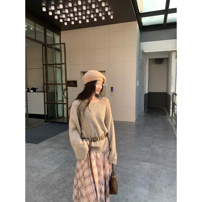 灰色镂空针织打底衫女秋冬2025新款轻奢高级感宽松慵懒风气质上衣